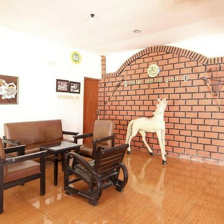 Hotel Reddoorz Syariah At Jalan Menteri Supeno Jogyakarta Zewnętrze zdjęcie