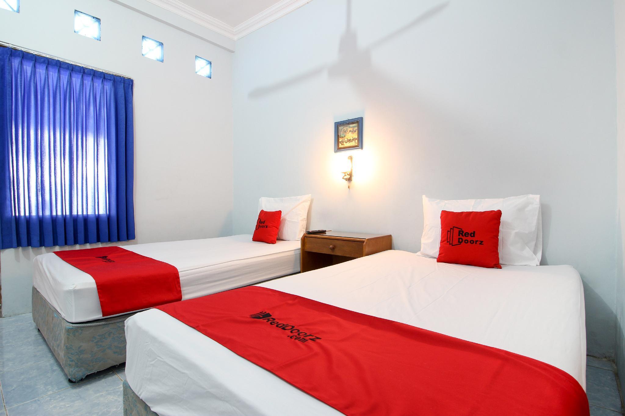 Hotel Reddoorz Syariah At Jalan Menteri Supeno Jogyakarta Zewnętrze zdjęcie