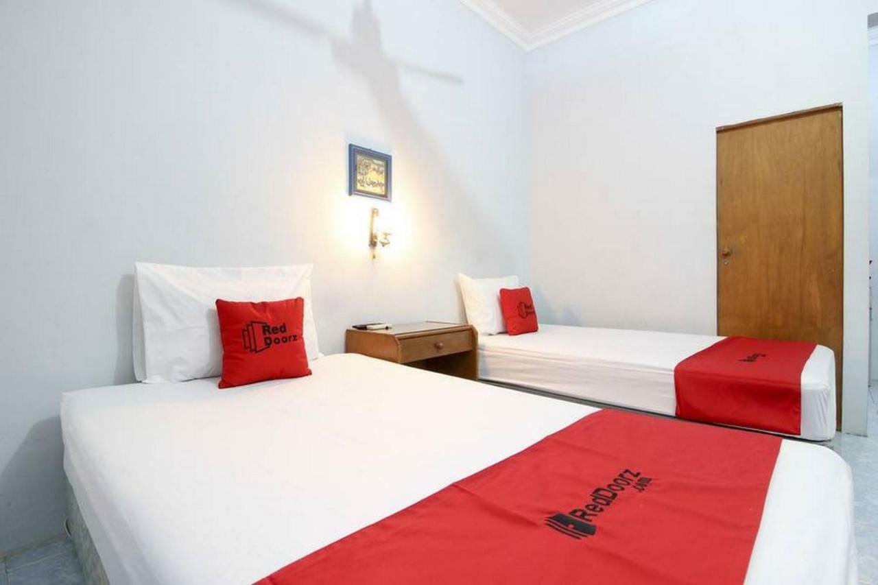 Hotel Reddoorz Syariah At Jalan Menteri Supeno Jogyakarta Zewnętrze zdjęcie