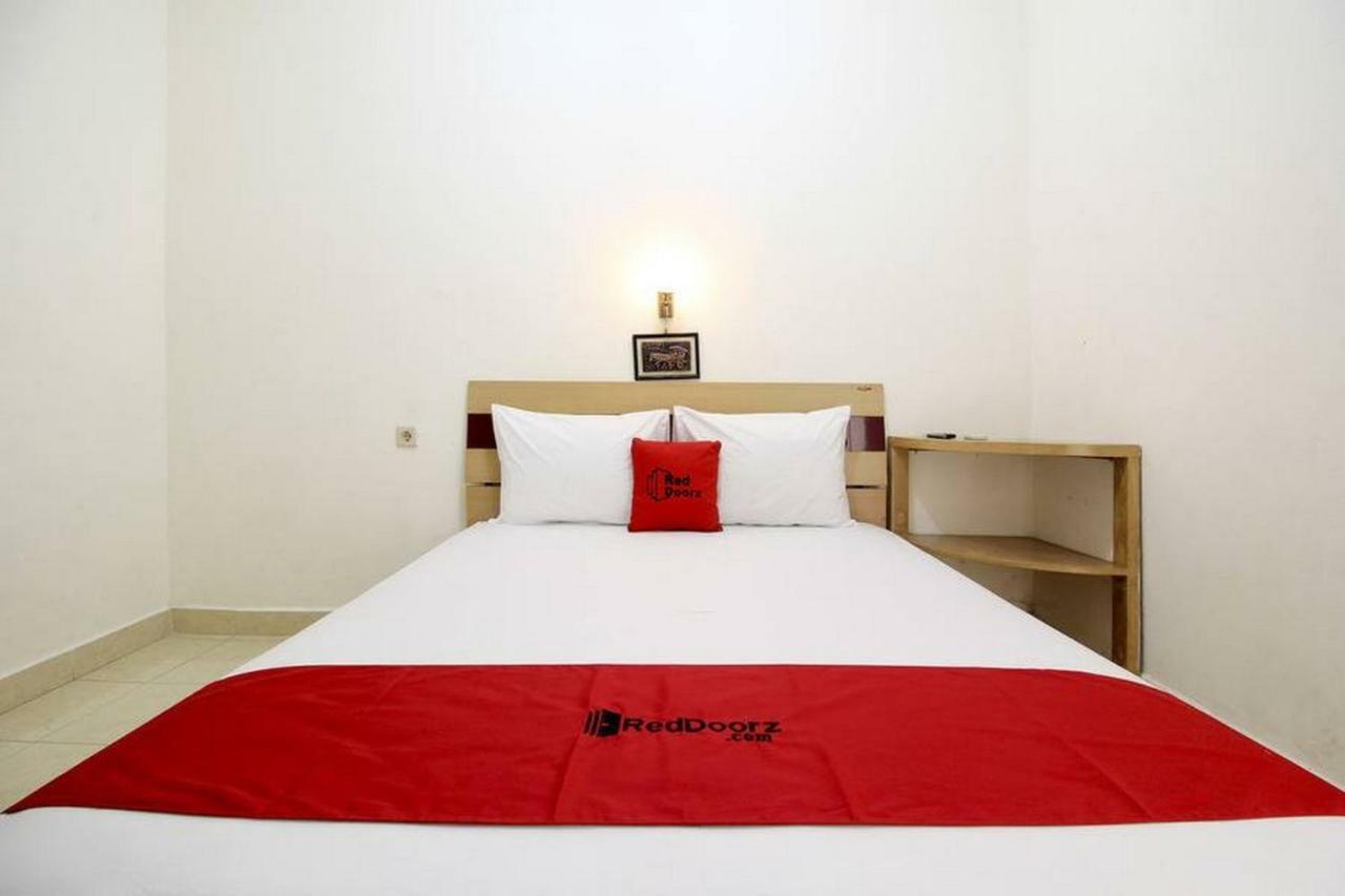 Hotel Reddoorz Syariah At Jalan Menteri Supeno Jogyakarta Zewnętrze zdjęcie